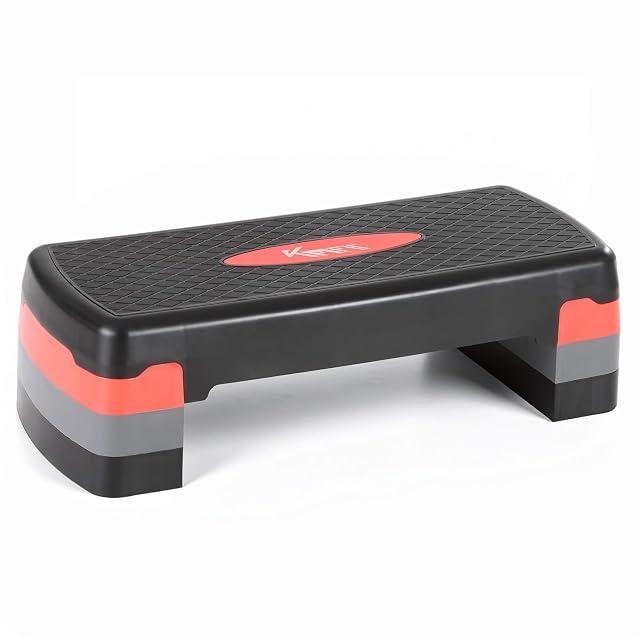 Tavola da step KM-Fit con bottoncini antiscivolo e tre rialzi removibili