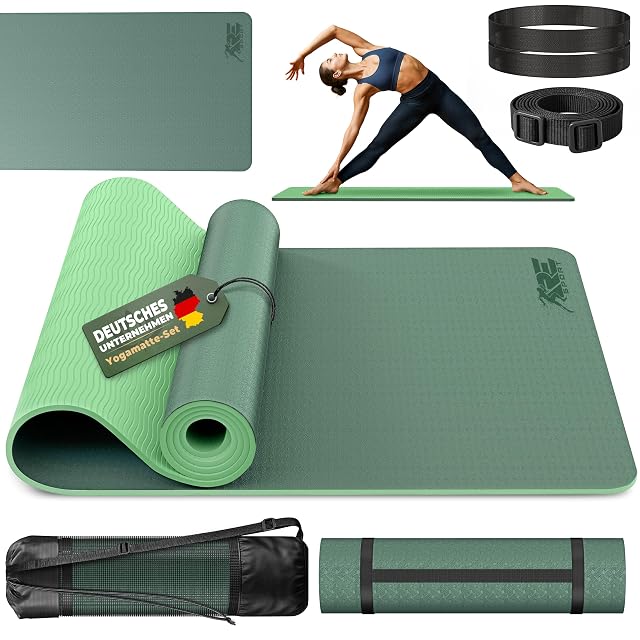 Tappetino RE:SPORT bicolore verde con due elastici, una custodia a rete e un'etichetta Deutsches Unternehmen